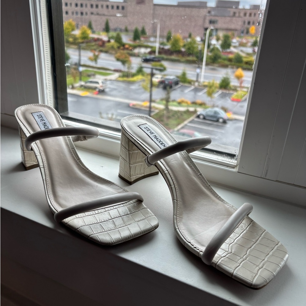 Steve Madden Cream Croc-Embossed Heels